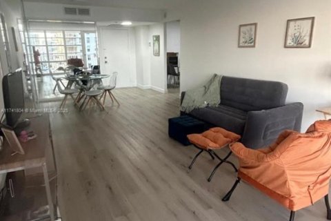 Copropriété à vendre à Sunny Isles Beach, Floride: 2 chambres, 114.55 m2 № 1865309 - photo 6