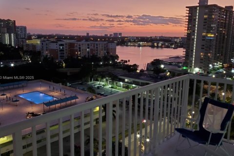 Copropriété à vendre à Sunny Isles Beach, Floride: 2 chambres, 114.55 m2 № 1865309 - photo 11