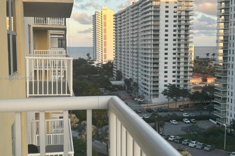 Copropriété à vendre à Sunny Isles Beach, Floride: 2 chambres, 114.55 m2 № 1865309 - photo 9