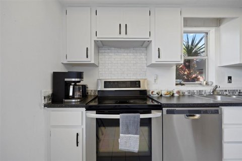 Casa en venta en Clearwater, Florida, 1 dormitorio, 76.64 m2 № 2096736 - foto 19