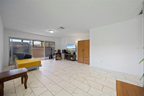 Casa en venta en Clearwater, Florida, 1 dormitorio, 76.64 m2 № 2096736 - foto 11