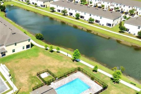 Adosado en venta en Kissimmee, Florida, 3 dormitorios, 163.69 m2 № 2344647 - foto 16
