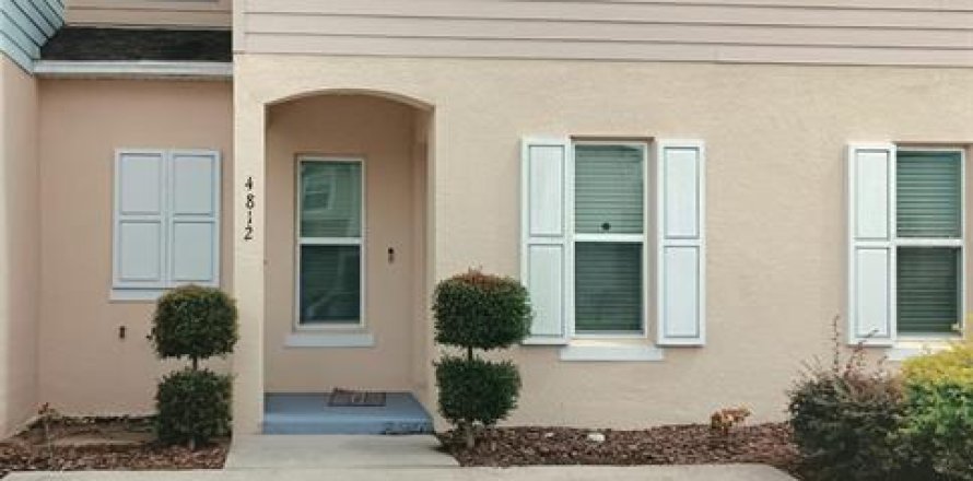Adosado en Kissimmee, Florida 3 dormitorios, 163.69 m2 № 2344647