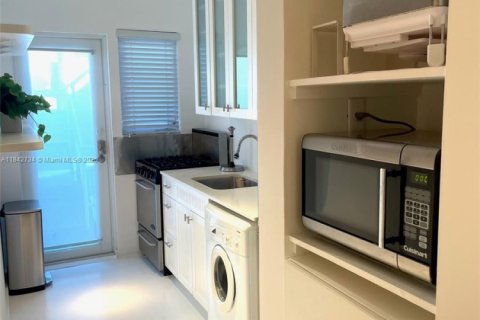 Condo in Miami Beach, Florida, 1 bedroom  № 1939823 - photo 5