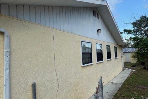 House in Ocala, Florida 2 bedrooms, 104.05 sq.m. № 1803230 - photo 2