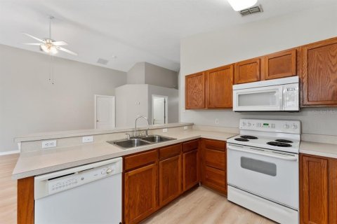 House in Orlando, Florida 3 bedrooms, 127.09 sq.m. № 1850004 - photo 5