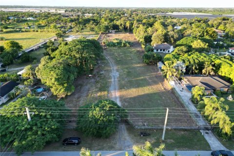 Terreno en venta en Miami, Florida № 1855348 - foto 5