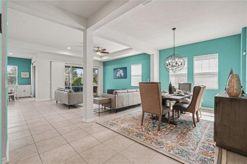 House in Apollo Beach, Florida 4 bedrooms, 232.81 sq.m. № 2114800 - photo 7