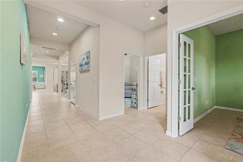 House in Apollo Beach, Florida 4 bedrooms, 232.81 sq.m. № 2114800 - photo 14