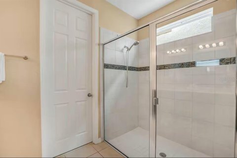 Casa en venta en Kissimmee, Florida, 9 dormitorios, 405.33 m2 № 1908526 - foto 19