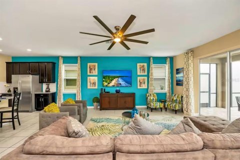 Casa en venta en Kissimmee, Florida, 9 dormitorios, 405.33 m2 № 1908526 - foto 5
