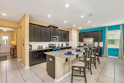 Casa en venta en Kissimmee, Florida, 9 dormitorios, 405.33 m2 № 1908526 - foto 10