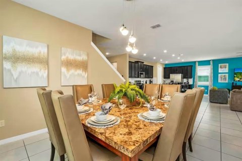 Casa en venta en Kissimmee, Florida, 9 dormitorios, 405.33 m2 № 1908526 - foto 12