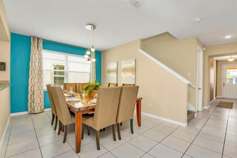 Casa en venta en Kissimmee, Florida, 9 dormitorios, 405.33 m2 № 1908526 - foto 13