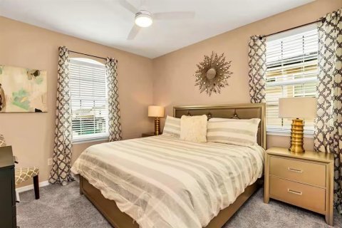 Casa en venta en Kissimmee, Florida, 9 dormitorios, 405.33 m2 № 1908526 - foto 27