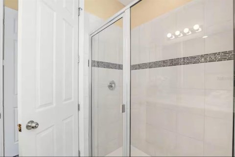 Casa en venta en Kissimmee, Florida, 9 dormitorios, 405.33 m2 № 1908526 - foto 22