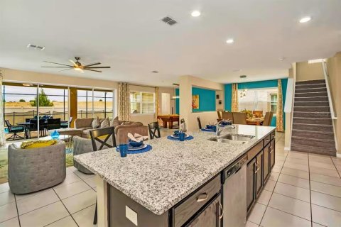 Casa en venta en Kissimmee, Florida, 9 dormitorios, 405.33 m2 № 1908526 - foto 8