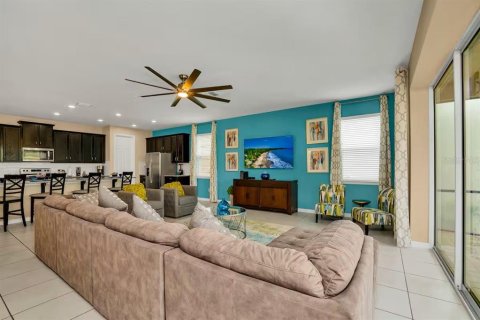 Casa en venta en Kissimmee, Florida, 9 dormitorios, 405.33 m2 № 1908526 - foto 7