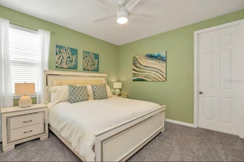 Casa en venta en Kissimmee, Florida, 9 dormitorios, 405.33 m2 № 1908526 - foto 23