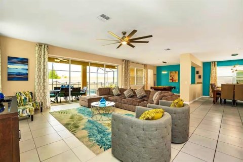 Casa en venta en Kissimmee, Florida, 9 dormitorios, 405.33 m2 № 1908526 - foto 6