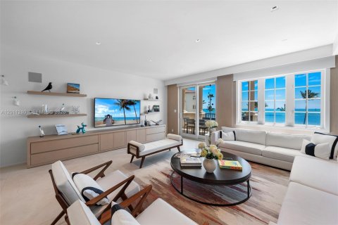 Condo in Miami Beach, Florida, 3 bedrooms № 2075261