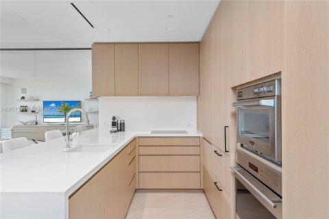 Condo in Miami Beach, Florida, 3 bedrooms  № 2075261 - photo 9