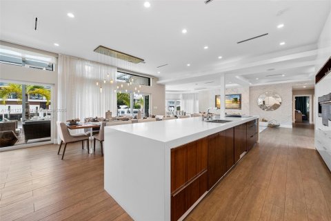 Villa ou maison à vendre à Fort Lauderdale, Floride: 7 chambres, 680.51 m2 № 2082267 - photo 2