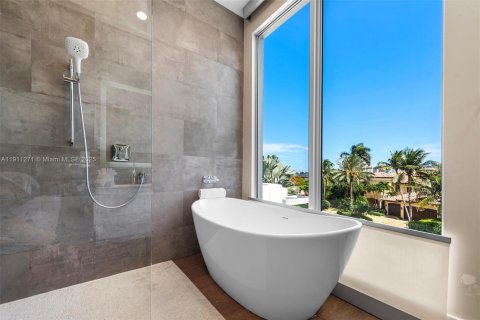 Villa ou maison à vendre à Fort Lauderdale, Floride: 7 chambres, 680.51 m2 № 2082267 - photo 29