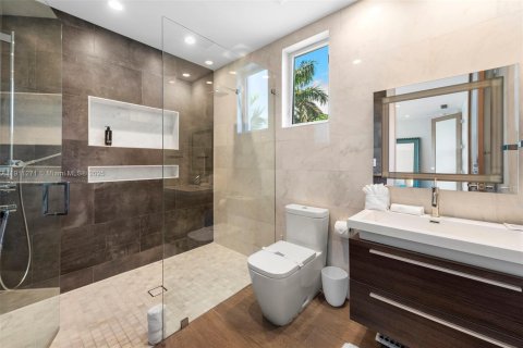 Villa ou maison à vendre à Fort Lauderdale, Floride: 7 chambres, 680.51 m2 № 2082267 - photo 13