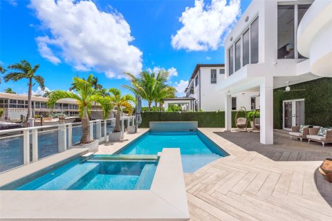Villa ou maison à vendre à Fort Lauderdale, Floride: 7 chambres, 680.51 m2 № 2082267 - photo 8
