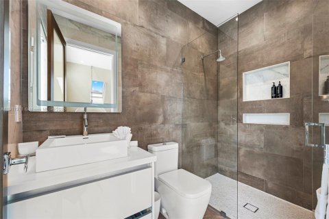 Villa ou maison à vendre à Fort Lauderdale, Floride: 7 chambres, 680.51 m2 № 2082267 - photo 28