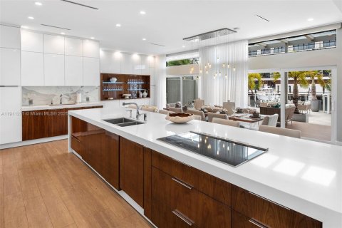 Villa ou maison à vendre à Fort Lauderdale, Floride: 7 chambres, 680.51 m2 № 2082267 - photo 3