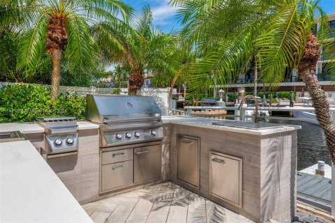 Villa ou maison à vendre à Fort Lauderdale, Floride: 7 chambres, 680.51 m2 № 2082267 - photo 11