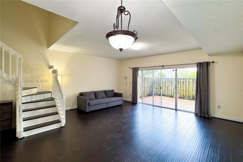 Townhouse in Miami, Florida 3 bedrooms, 129.32 sq.m. № 2248798 - photo 4