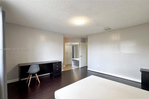 Townhouse in Miami, Florida 3 bedrooms, 129.32 sq.m. № 2248798 - photo 13