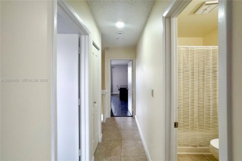 Townhouse in Miami, Florida 3 bedrooms, 129.32 sq.m. № 2248798 - photo 23