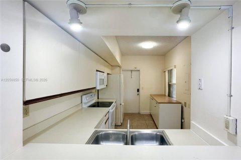 Townhouse in Miami, Florida 3 bedrooms, 129.32 sq.m. № 2248798 - photo 28