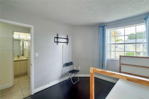Townhouse in Miami, Florida 3 bedrooms, 129.32 sq.m. № 2248798 - photo 19