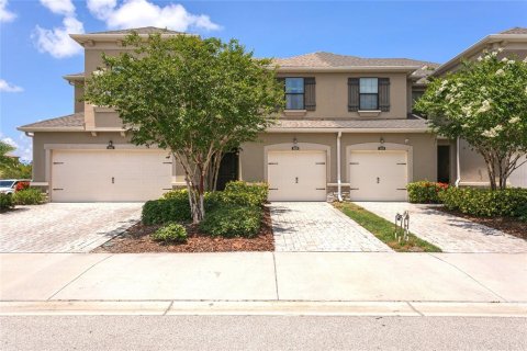 Adosado en HARMONY AT LAKEWOOD RANCH en Bradenton, Florida 3 dormitorios, 145.3 m2 № 2199853