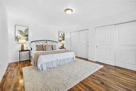 Townhouse in Seminole, Florida 3 bedrooms, 170.85 sq.m. № 2116996 - photo 8