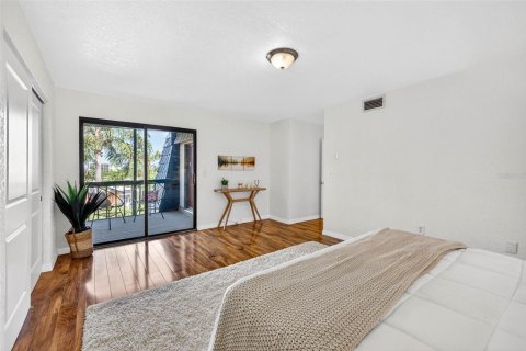 Townhouse in Seminole, Florida 3 bedrooms, 170.85 sq.m. № 2116996 - photo 9