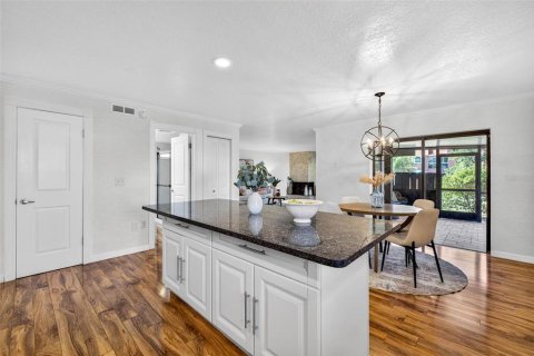 Townhouse in Seminole, Florida 3 bedrooms, 170.85 sq.m. № 2116996 - photo 6