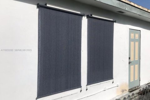 Villa ou maison à louer à Fort Lauderdale, Floride: 2 chambres, 99.5 m2 № 1976931 - photo 12