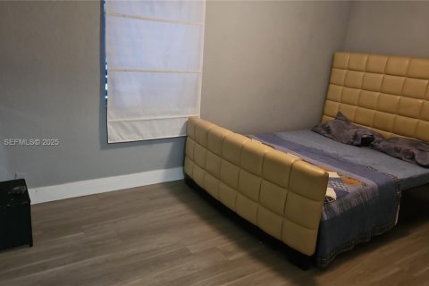 Villa ou maison à louer à Fort Lauderdale, Floride: 2 chambres, 99.5 m2 № 1976931 - photo 3