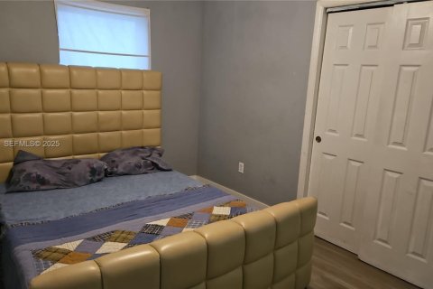 Villa ou maison à louer à Fort Lauderdale, Floride: 2 chambres, 99.5 m2 № 1976931 - photo 1