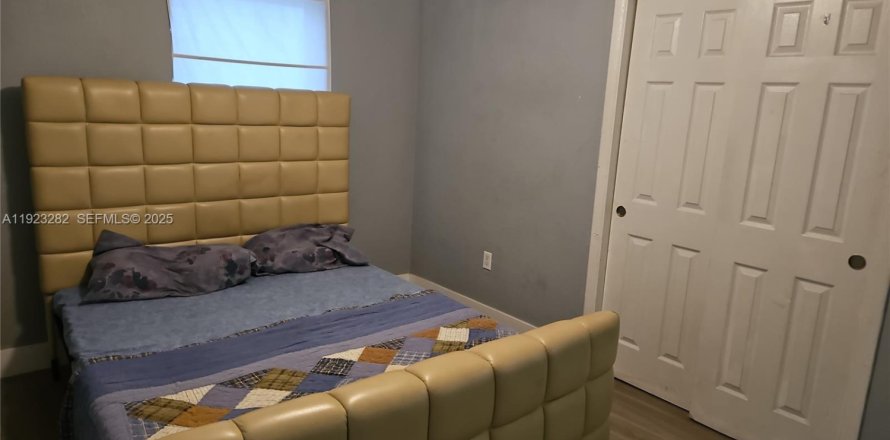 Villa ou maison à Fort Lauderdale, Floride 2 chambres, 99.5 m2 № 1976931