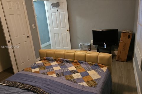 Villa ou maison à louer à Fort Lauderdale, Floride: 2 chambres, 99.5 m2 № 1976931 - photo 4