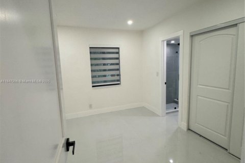 Casa en venta en North Miami Beach, Florida, 4 dormitorios, 140.28 m2 № 1891623 - foto 22