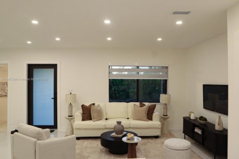 Casa en venta en North Miami Beach, Florida, 4 dormitorios, 140.28 m2 № 1891623 - foto 20