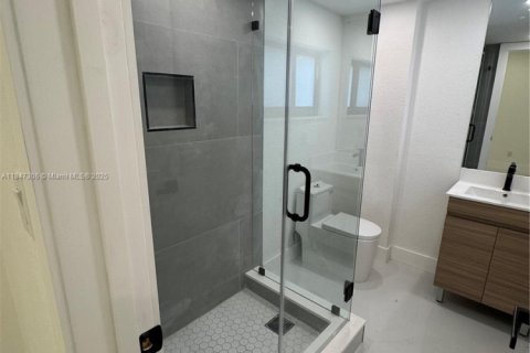 Casa en venta en North Miami Beach, Florida, 4 dormitorios, 140.28 m2 № 1891623 - foto 30